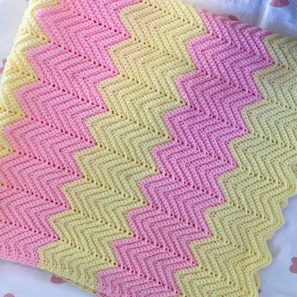 Crochet Baby Blanket Pink & Yellow - Like New Condition - Picture 4 of 6
